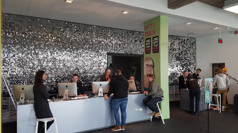 POS Sequin Wall for Retail: a beginner-friendly guide (custom-made only)