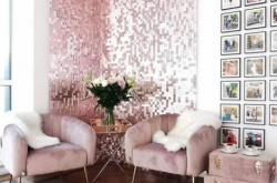 Photo zone in a beauty salon with sequins