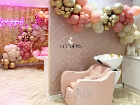Beauty Salon Decorating Ideas. Panels with Sequins