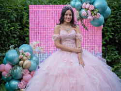 How to choose and buy a photo zone for a wedding