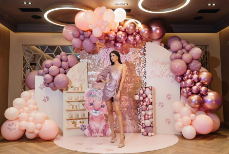 Fashionable photo zones 2025