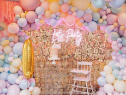Decorating a photo zone with sequins